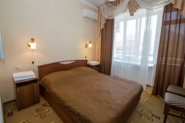 Стандарт двухместный двухкомнатный 1 категории в санатории Тельмана в городе Железноводске - фотография