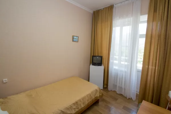 Стандарт одноместный однокомнатный 3 категории в санатории Тельмана в городе Железноводске - фотография