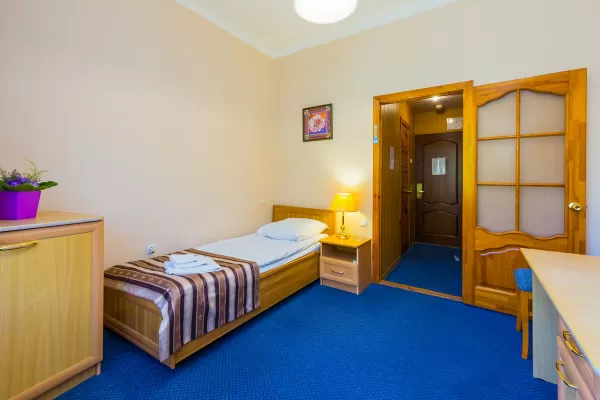 Стандарт одноместный однокомнатный 3 категории в санатории Тельмана в городе Железноводске - фотография