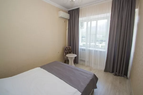 Люкс двухместный двухкомнатный в санатории Тельмана в городе Железноводске - фотография