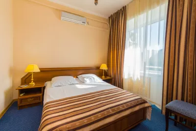 Стандарт двухместный двухкомнатный 1 категории в санатории Тельмана в городе Железноводске - фотография