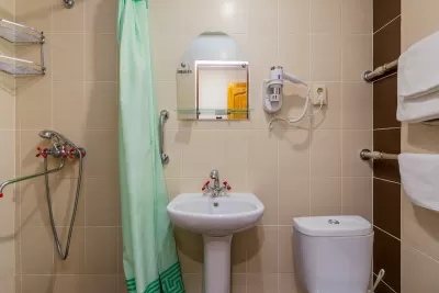 Стандарт одноместный однокомнатный 2 категории в санатории Тельмана в городе Железноводске - фотография