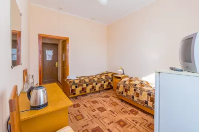 Стандарт двухместный однокомнатный 3 категории в санатории Тельмана в городе Железноводске - фотография