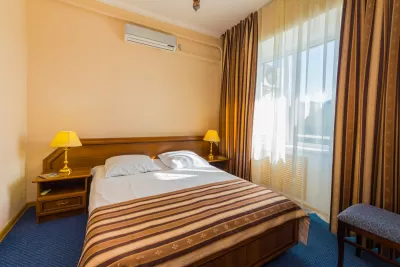 Люкс двухместный двухкомнатный в санатории Тельмана в городе Железноводске - фотография